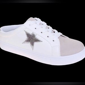 *Brand New* Superstar Mule Sneakers Size 11 Brand Outwoods